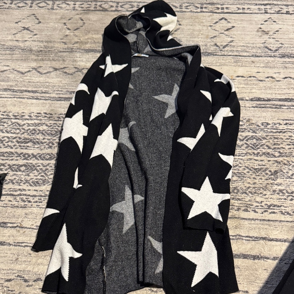 Black and White Star Patterned Cardigan